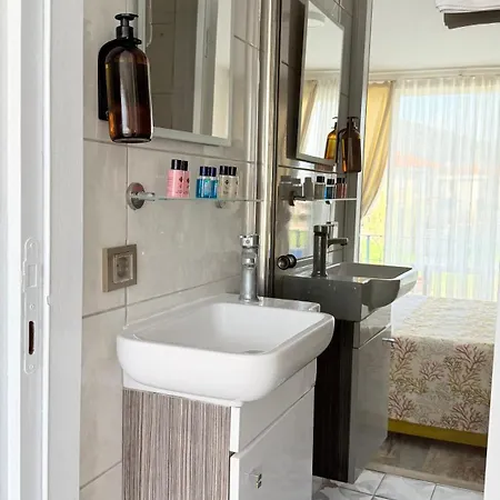 Bed & Breakfast Cunda Morisi 3*