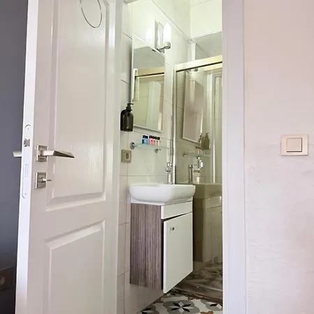 فندق مبيت وإفطار Cunda Morisi 3*